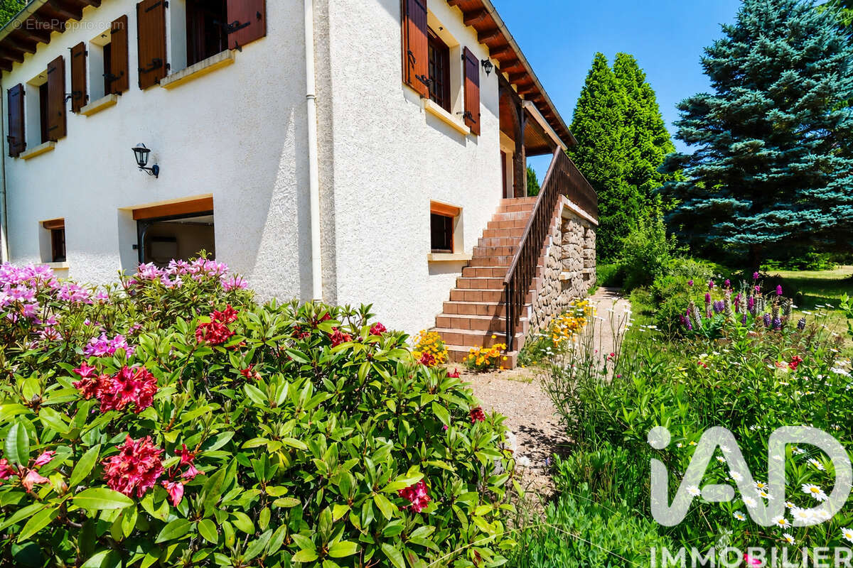 Maison 143 m² à Eygurande  - photo 4
