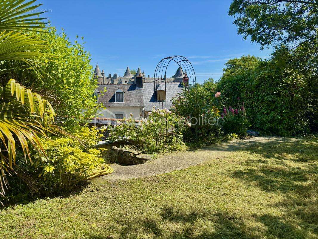 JOSSELIN - Maison de caractère avec jardin en surplomb et vue château - photo 23