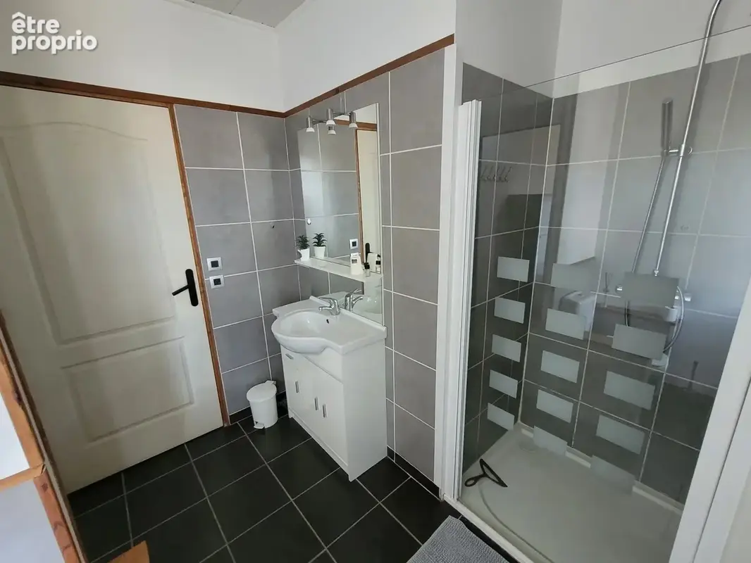 Belle propriété de 286 m² avec gîte et piscine - 10 pièces - 286 m² - photo 10