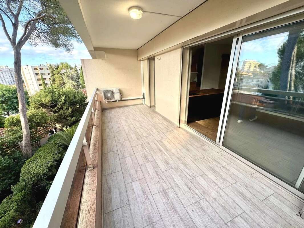 Appartement à LE CANNET