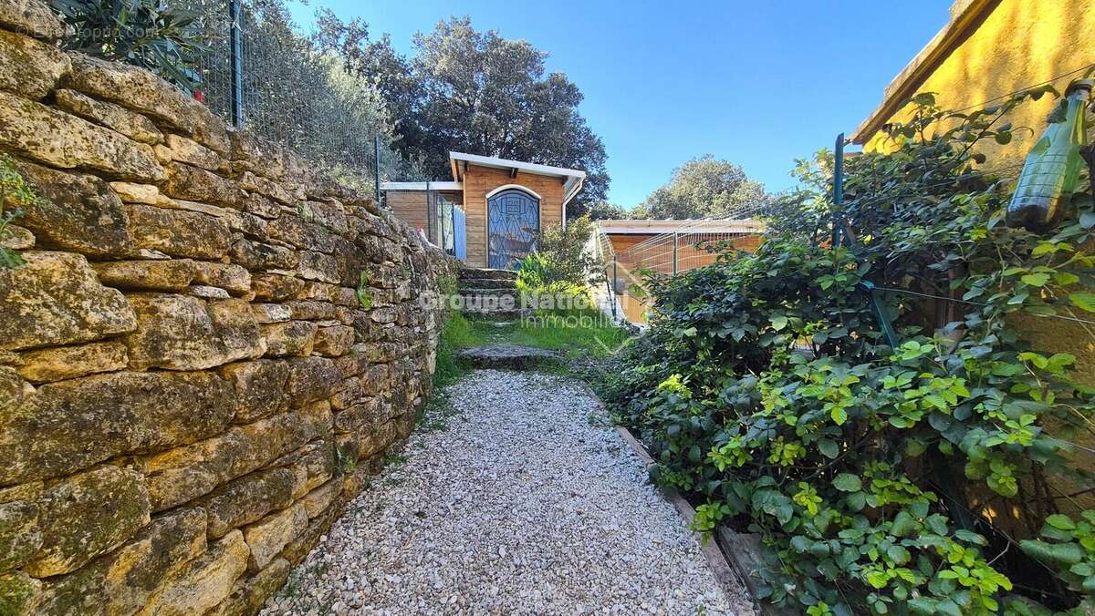 Maison à SAINT-SATURNIN-LES-AVIGNON