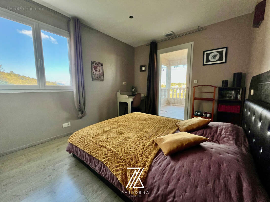 Vente Villa / Maison T5 Contemporaine avec Piscine et Triple Terrasse   Juvignac / Montpellier - photo 9