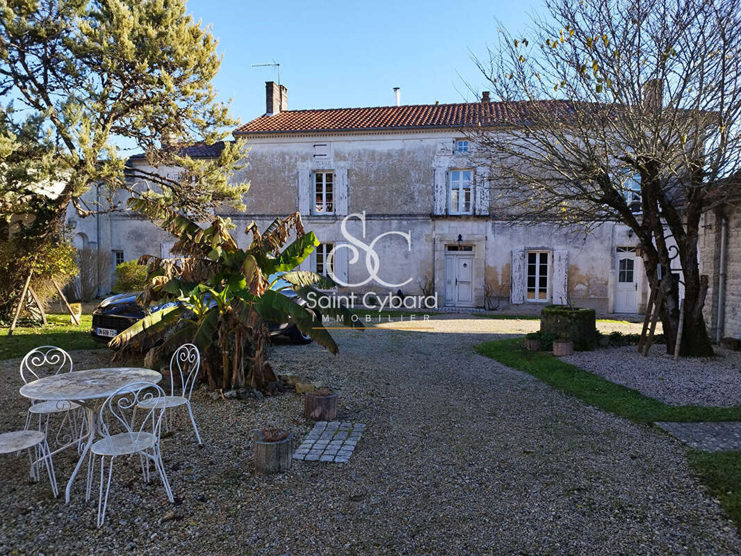 À vendre : Corps de ferme à Douzat - 7 pièces, 5 chambres - photo 7