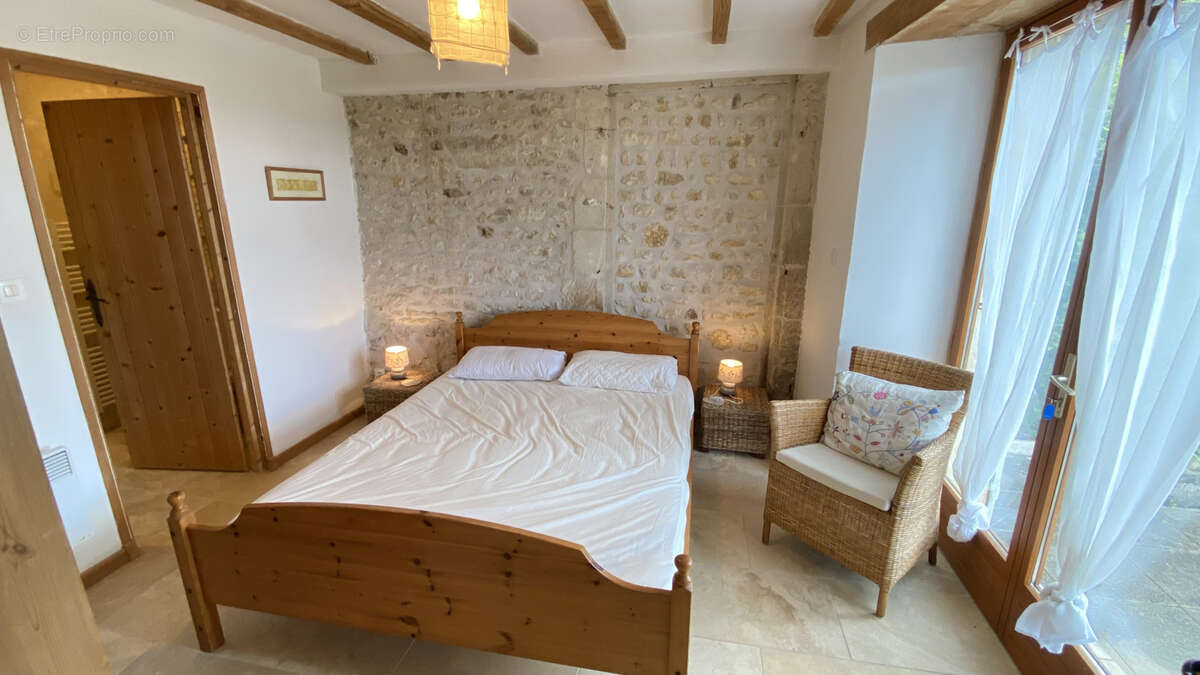 Maison à MORTAGNE-SUR-GIRONDE