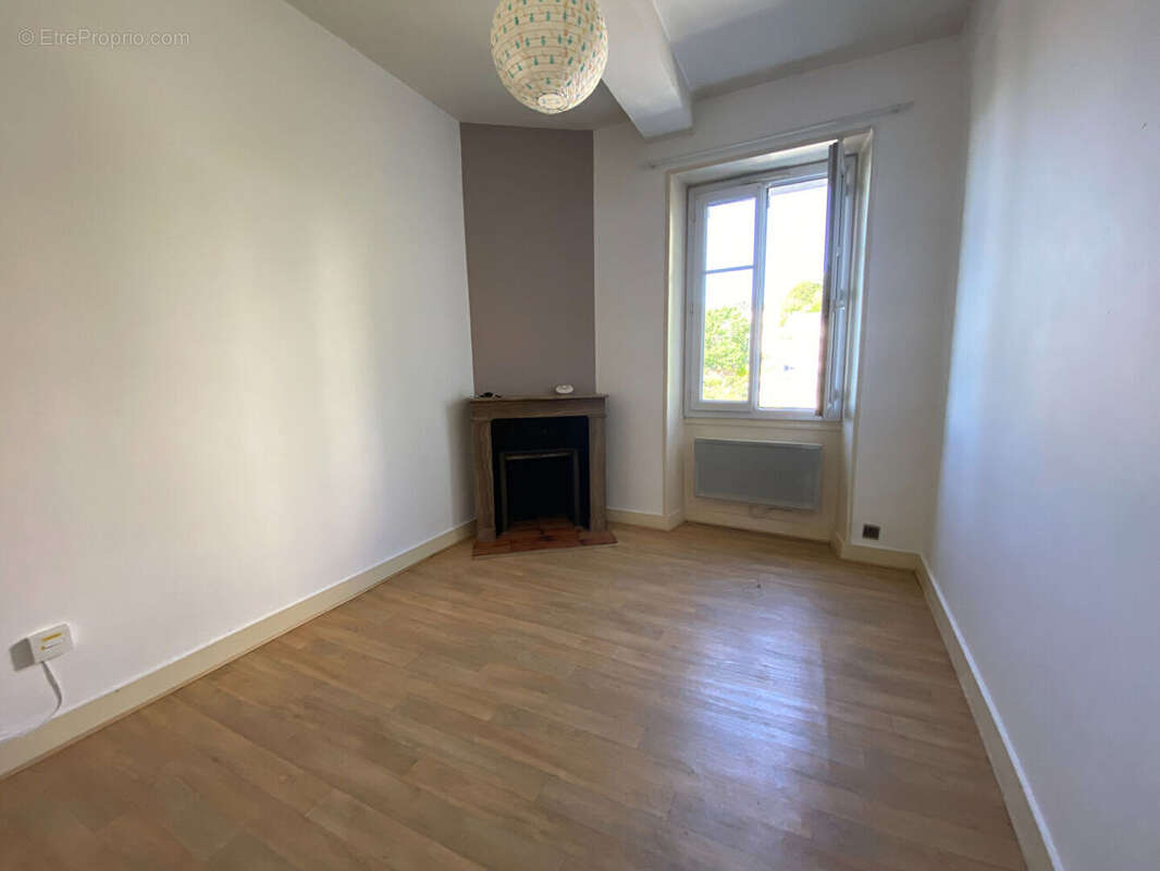 Appartement à SAINT-CYR-SUR-LOIRE
