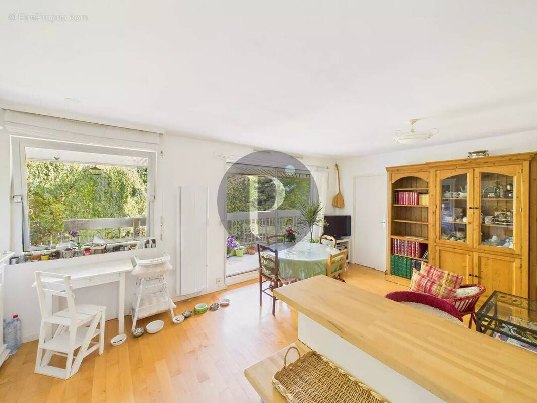 Appartement à VERRIERES-LE-BUISSON