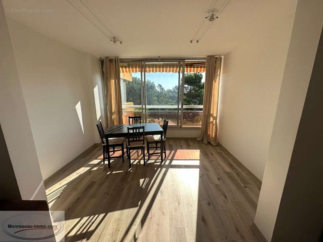 Appartement à VILLENEUVE-LOUBET