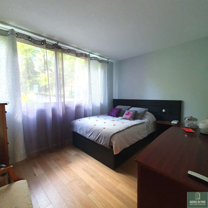 Appartement à VILLE-D'AVRAY