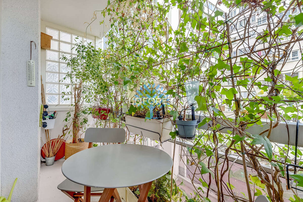 Appartement à PARIS-20E