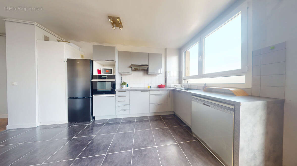 Appartement à LA GARENNE-COLOMBES