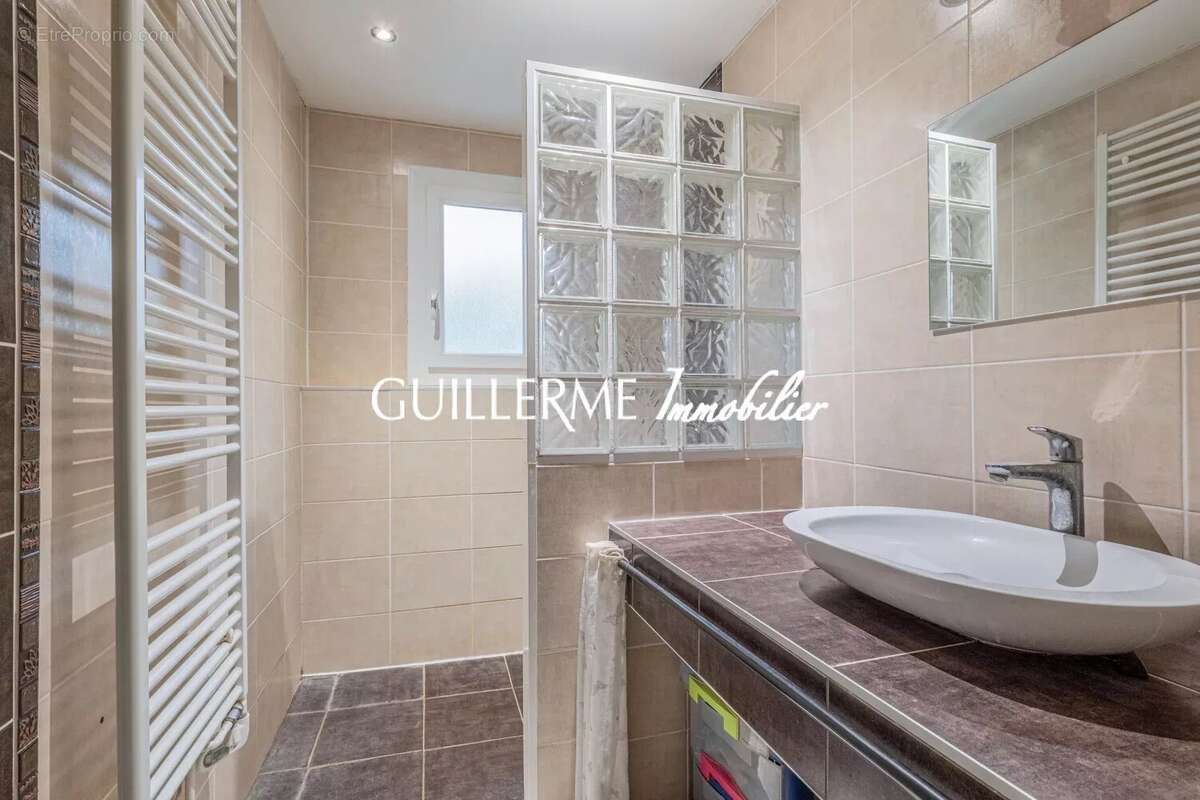 Maison à JASSANS-RIOTTIER