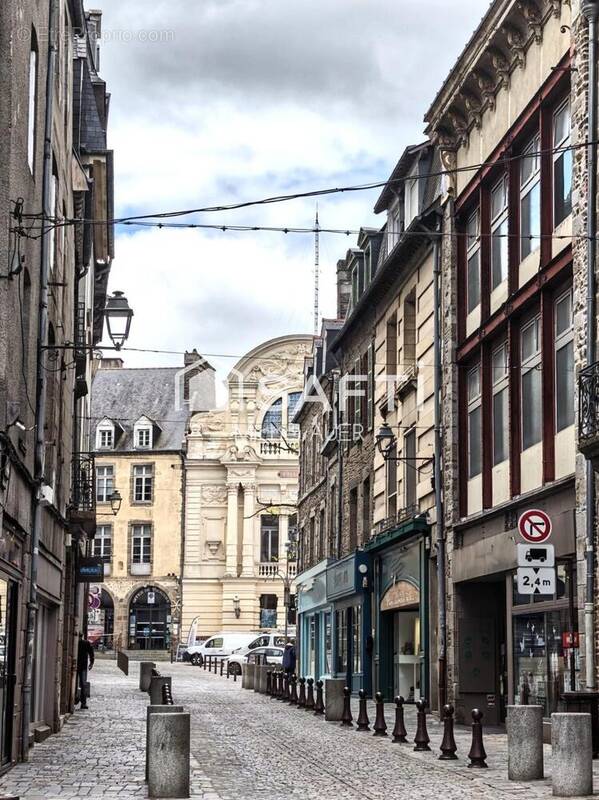 Photo 1 - Commerce à FOUGERES