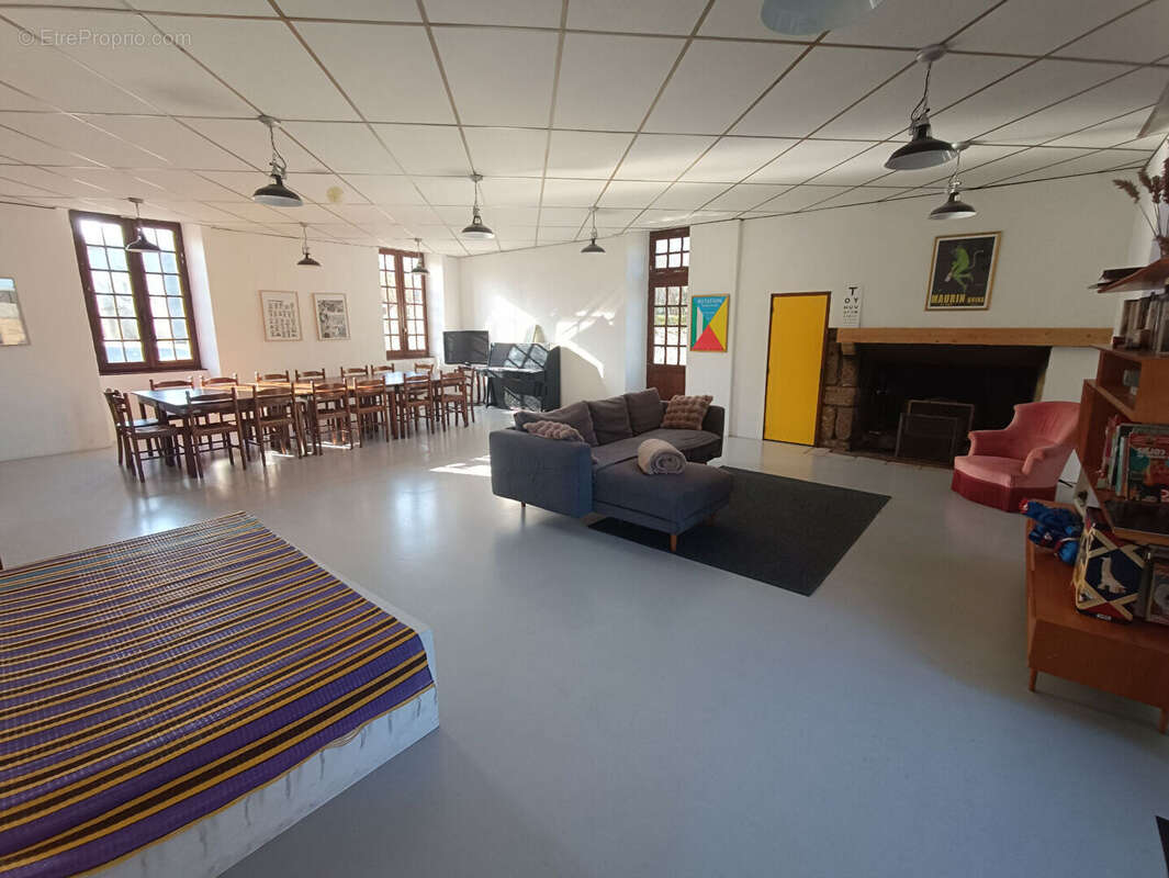 Grande maison avec garage - Salles-Curan - photo 4