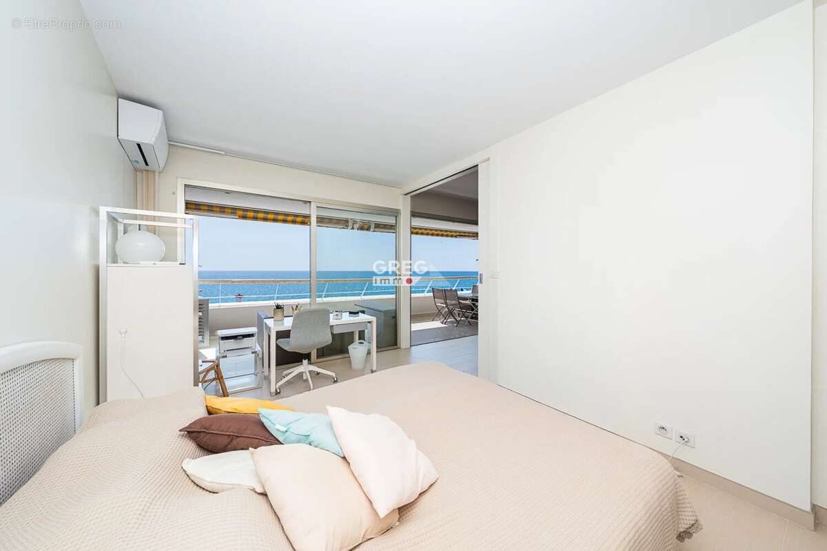 Pieds dans l'eau! Appartement 3 pièces à Villeneuve-Loubet p - photo 12