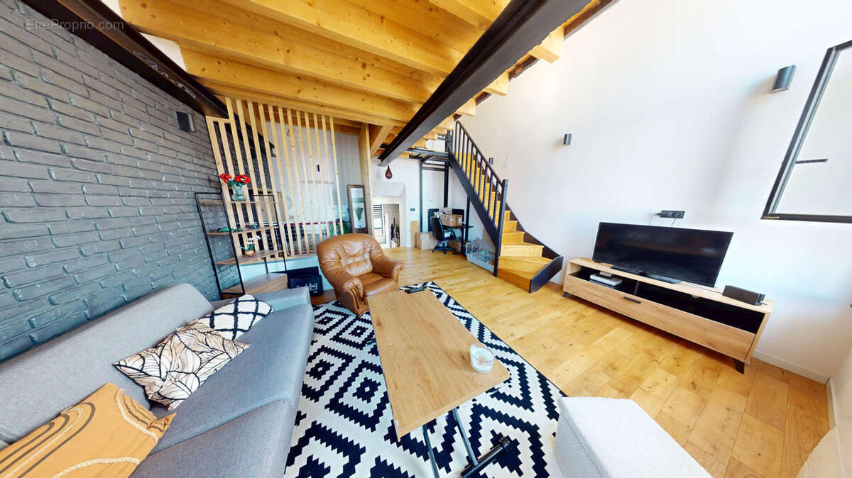 Appartement à SAINT-ETIENNE