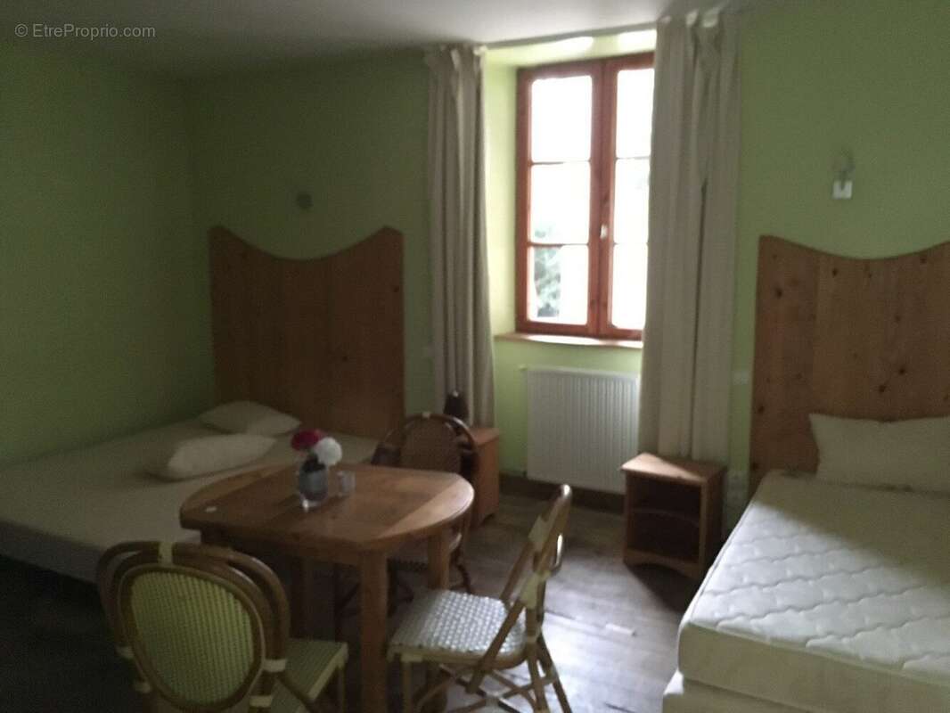 Commerce à SAINT-JUNIEN