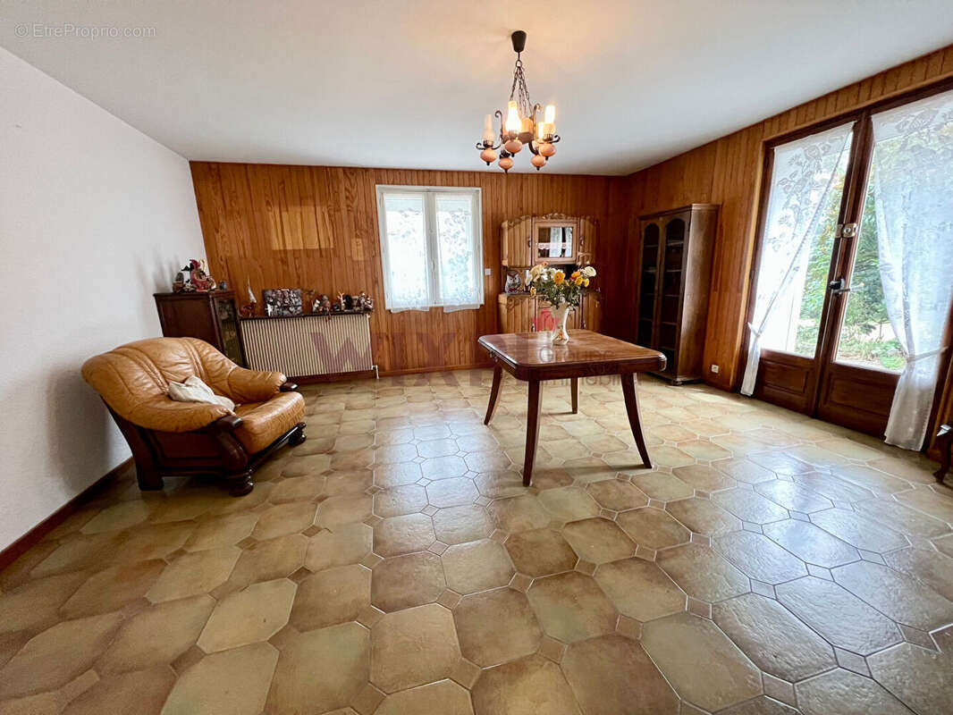 Batisse ancienne a renover - photo 3