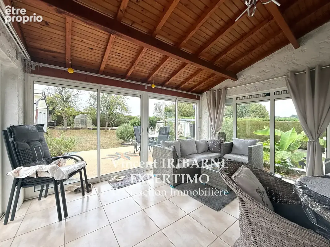Maison 4 Chambres, Double Garage et Jardin - photo 3