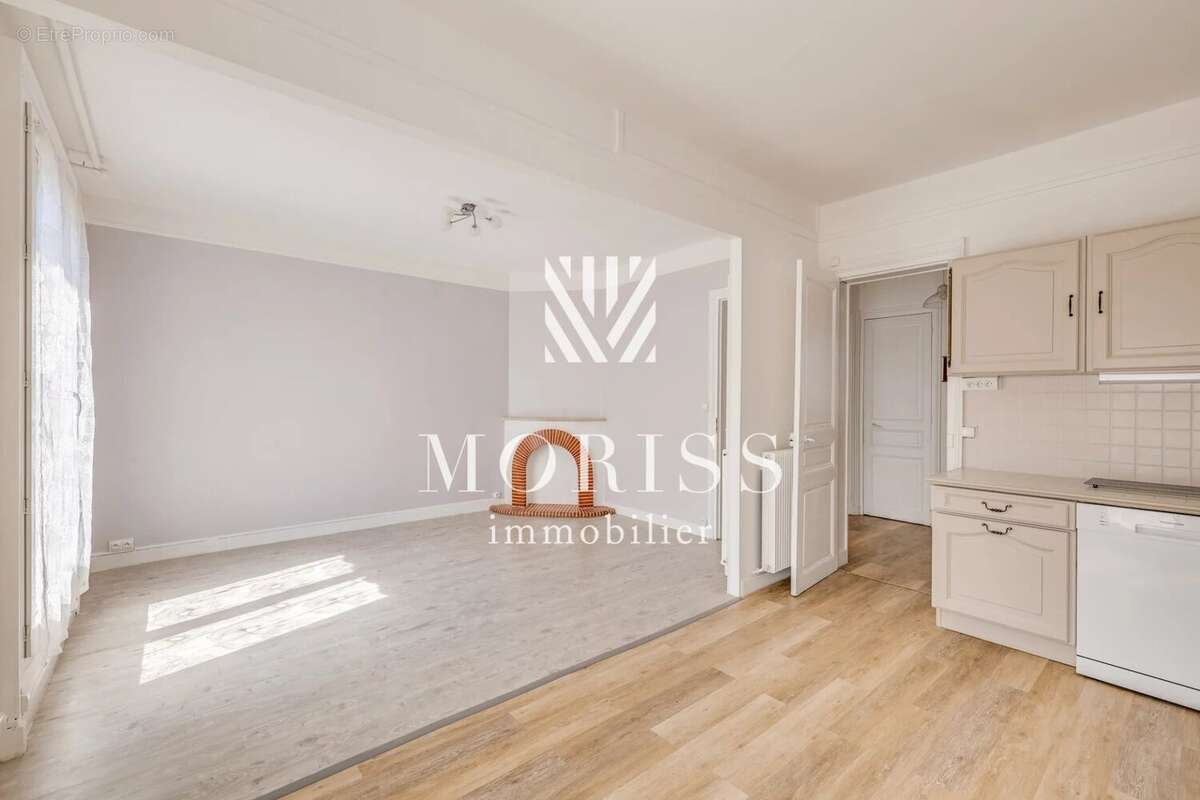 Appartement à PARIS-14E