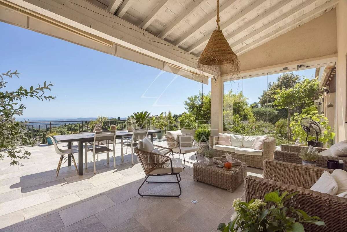 Maison à TOURRETTES-SUR-LOUP