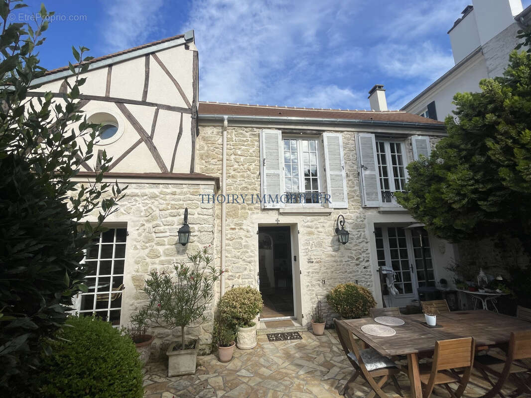Maison à MAULE