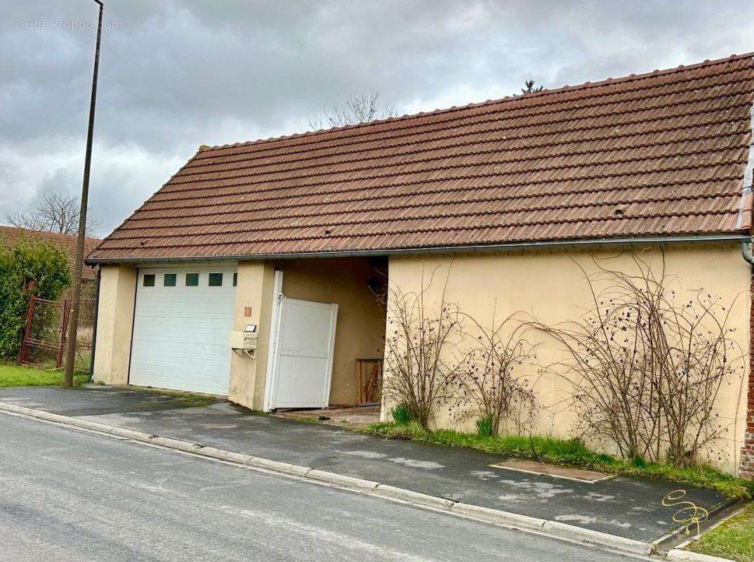 Maison à LABOISSIERE-EN-SANTERRE