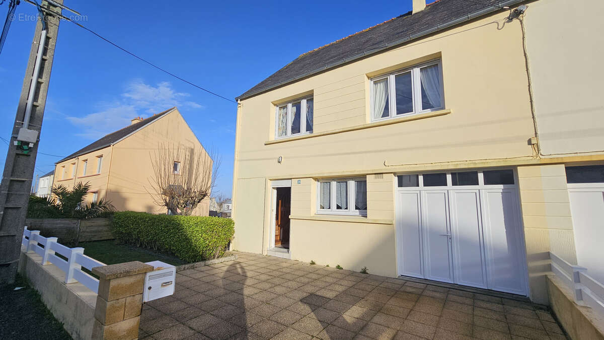 Maison à CAMARET-SUR-MER