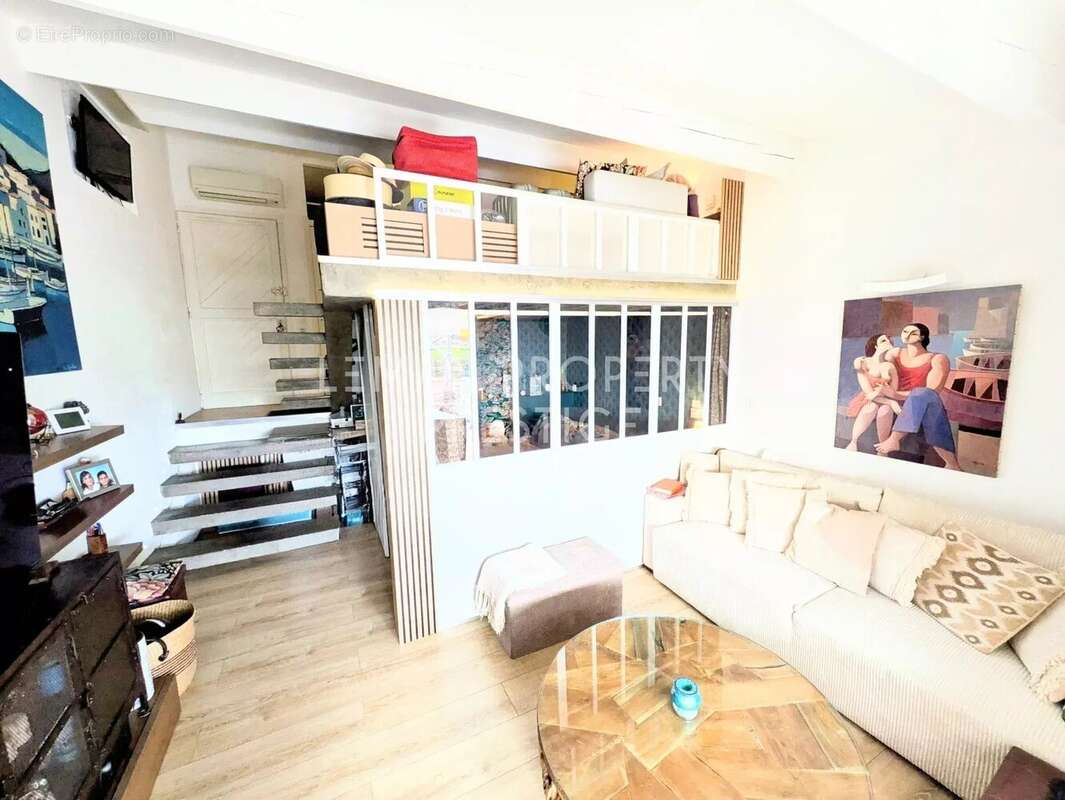 Appartement à VALLAURIS