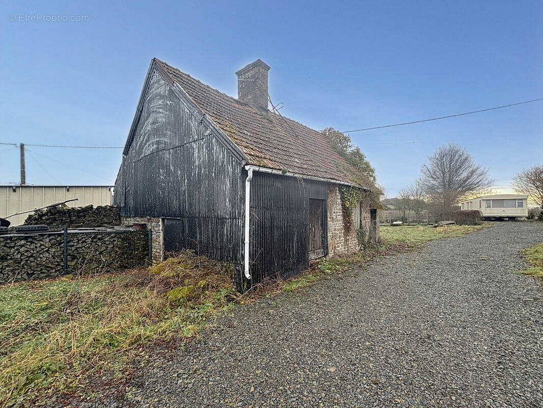 Maison à SAINT-MICHEL-DE-MONTJOIE