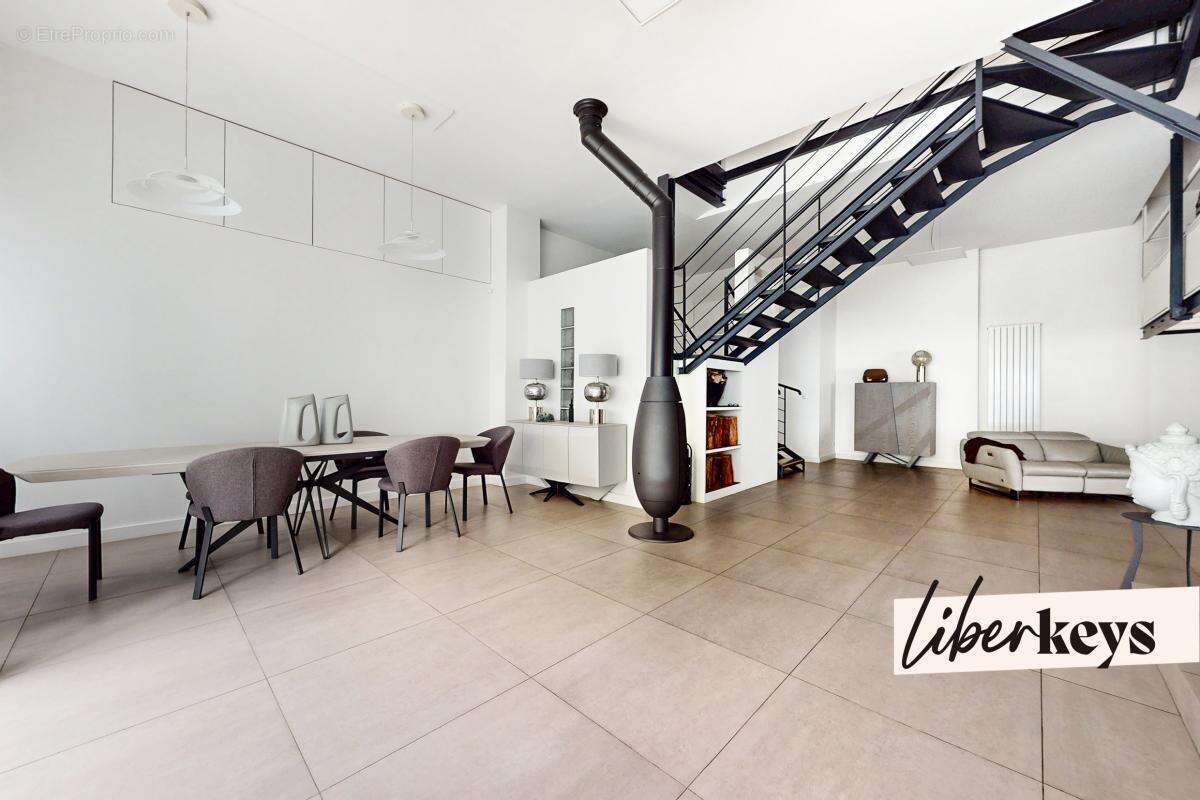 Appartement à SAINT-MAUR-DES-FOSSES