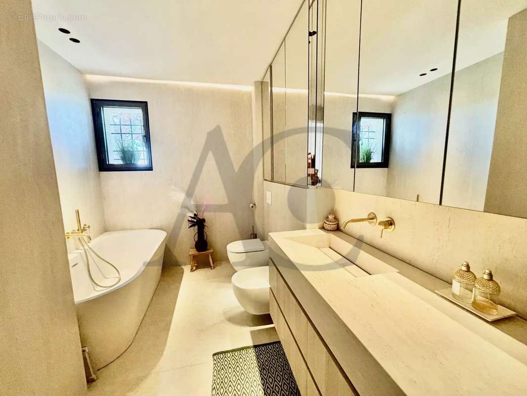 Appartement à VILLENEUVE-LOUBET