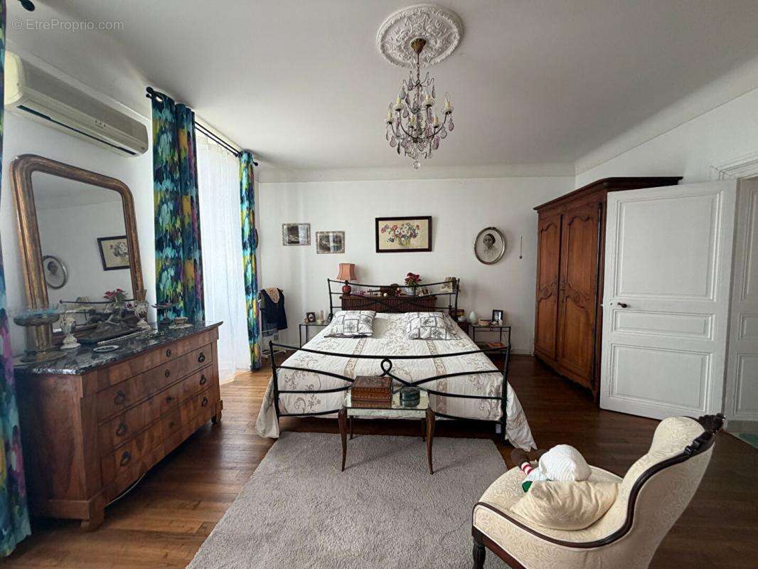 Maison Charentaise de 271 m2 avec 3581m2 de terrain - photo 9