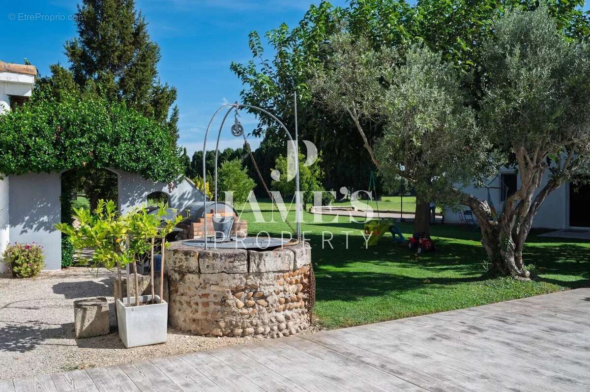 Maison 159 m² à Arles  - photo 9