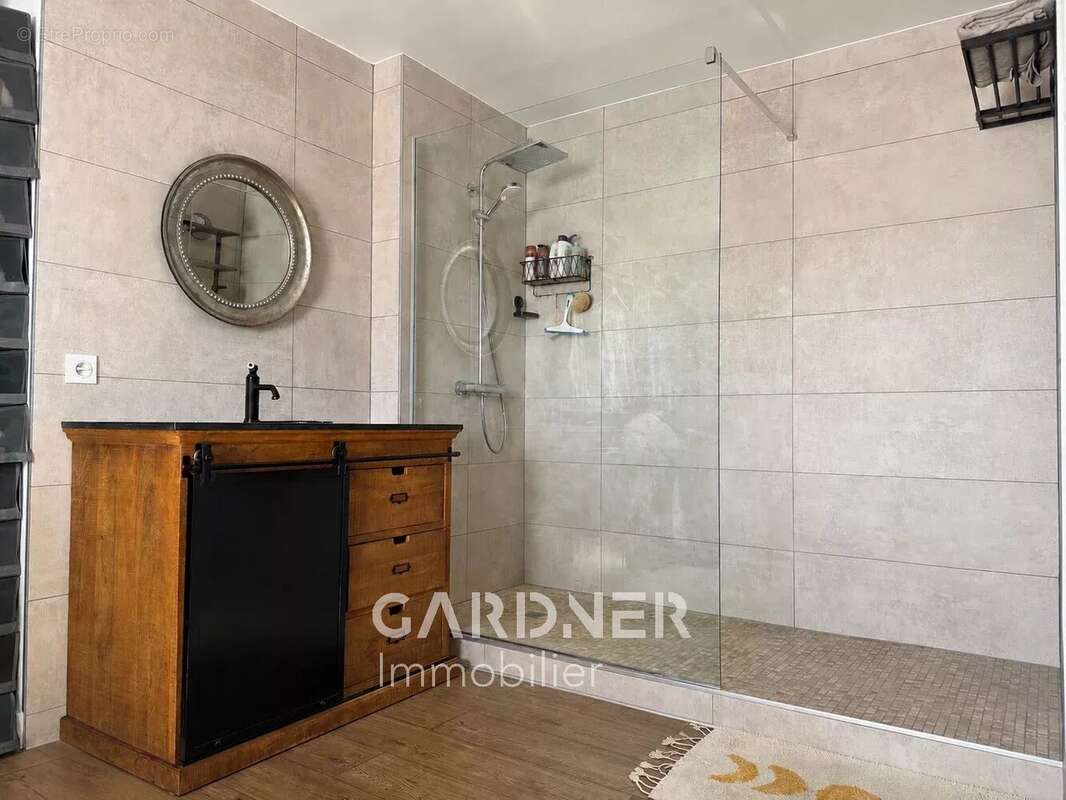 Appartement à MARSEILLE-9E