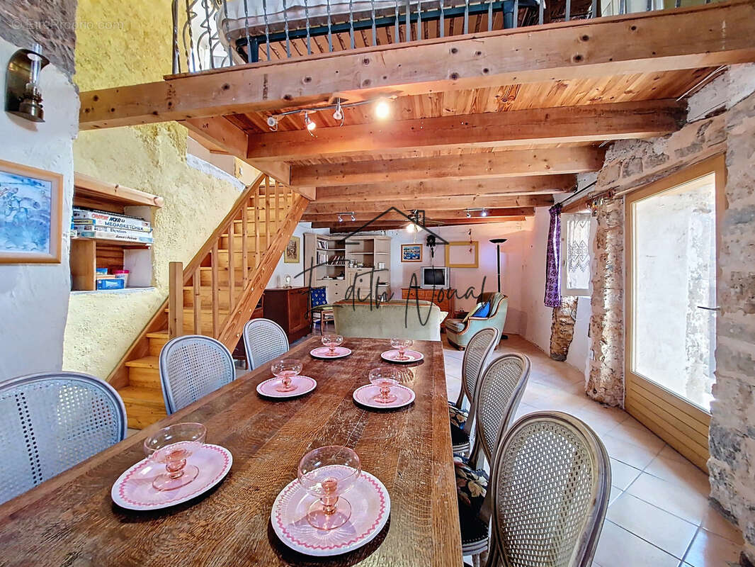 Maison à SAINT-GEORGES-DE-LUZENCON