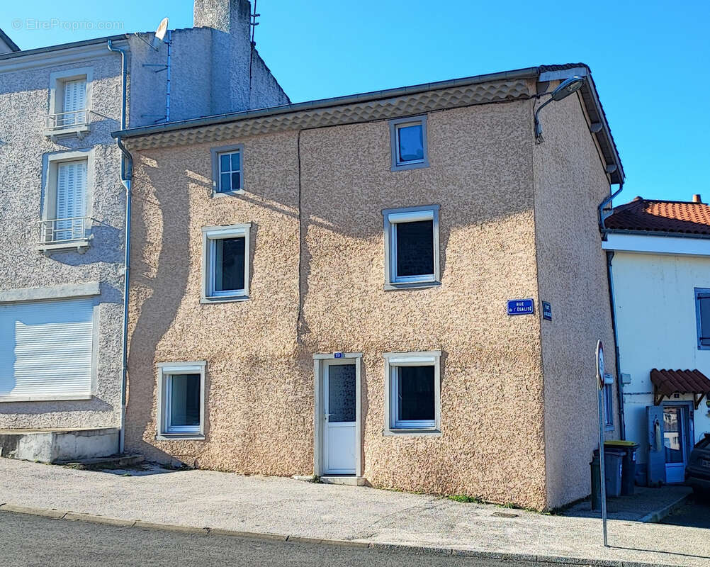 Maison à PAULHAGUET