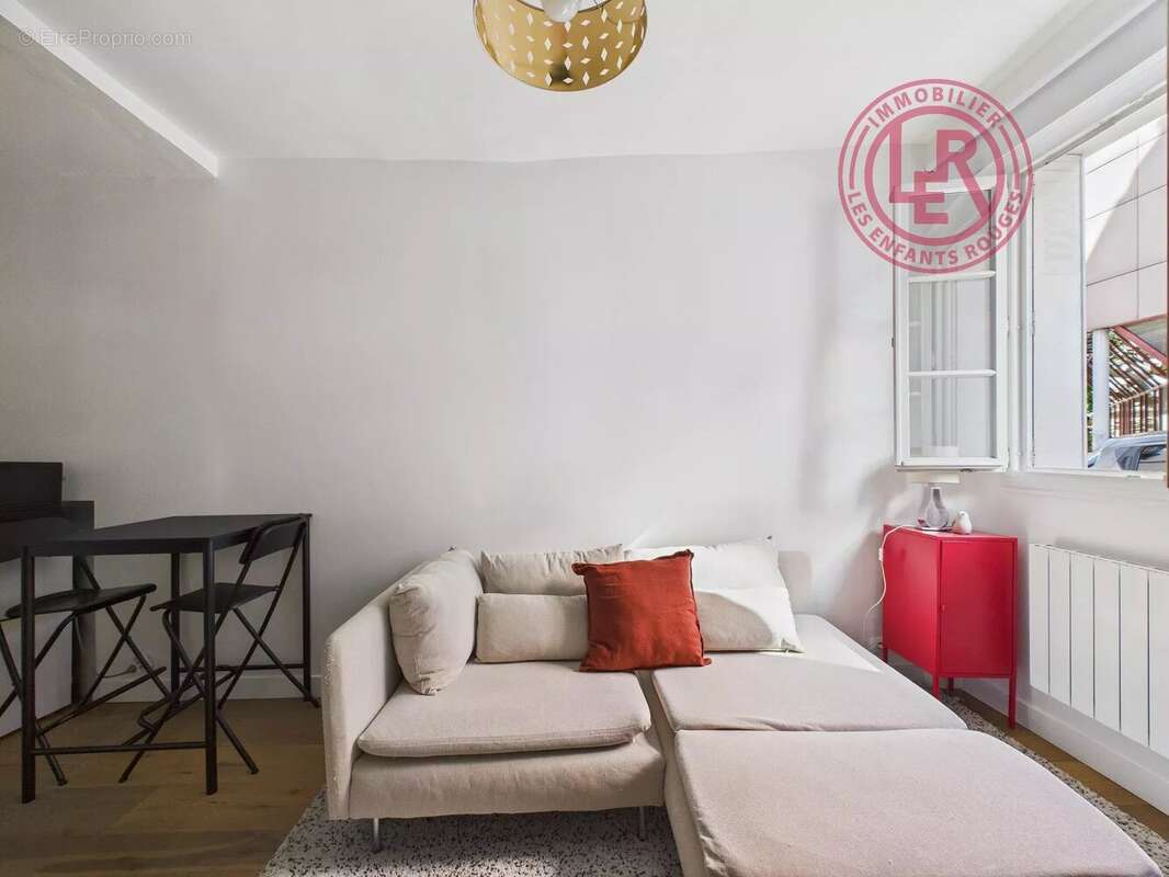 Appartement à PARIS-14E