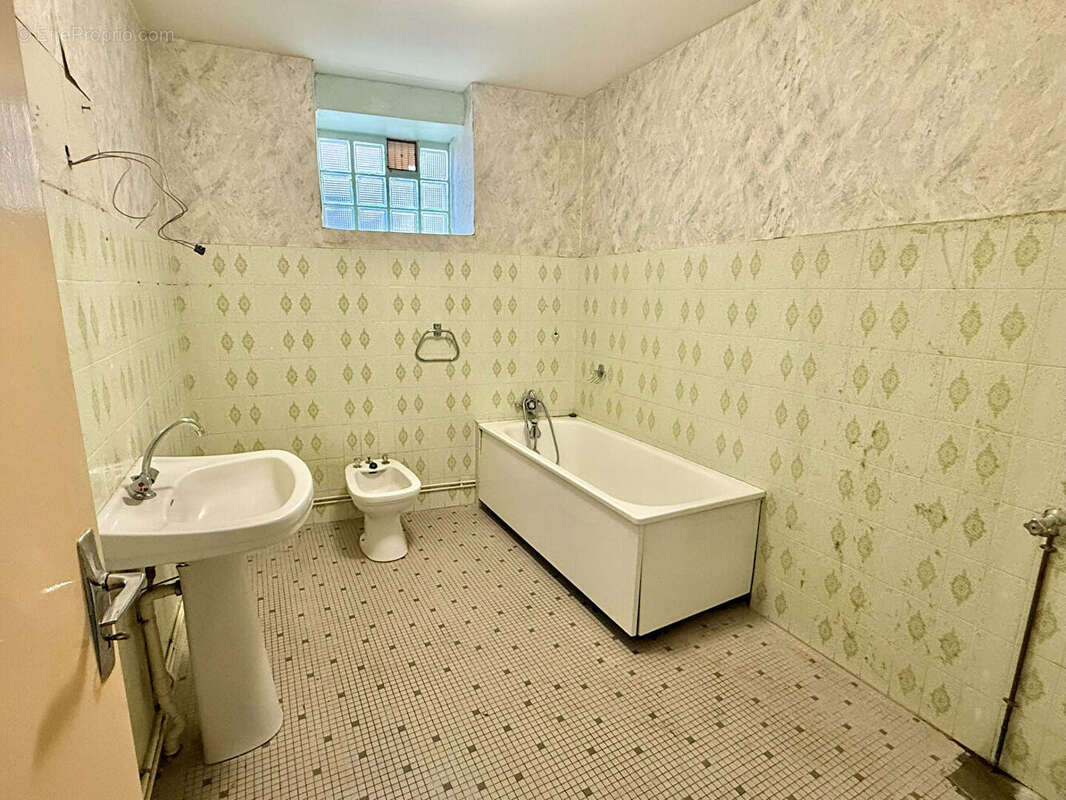 Maison à TOURZEL-RONZIERES