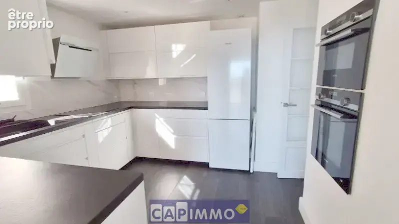 Appartement t5, cave, garage, parking, piscine, 83000 toulon - photo 8