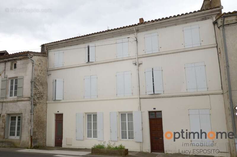 Maison à LA ROCHEFOUCAULD