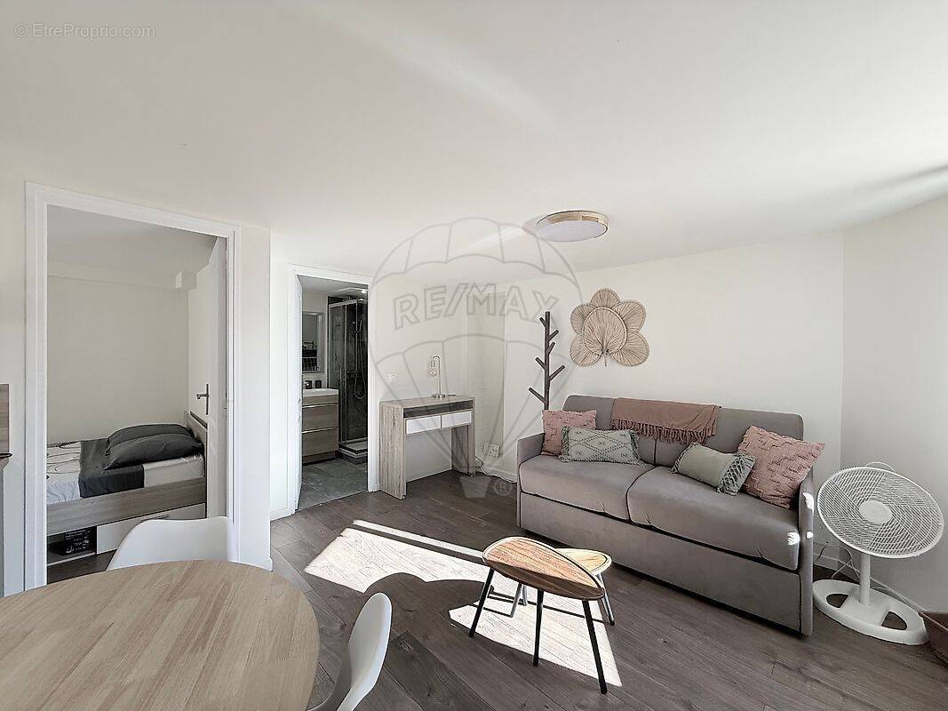 Appartement à VILLENEUVE-LOUBET