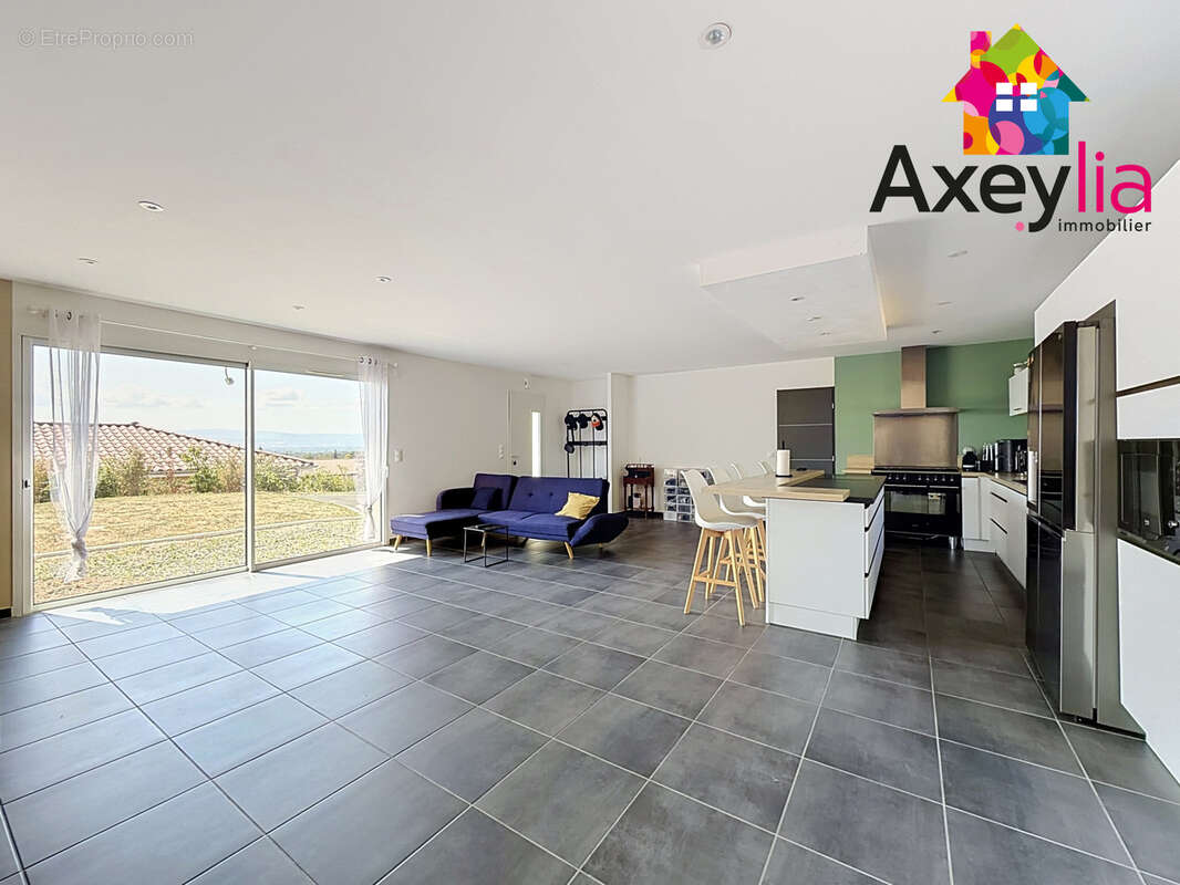 A vendre - secteur feurs - maison de plein-pied, 4 chambres, terrain d'environ 850m2 avec vue plaine du forez - photo 6