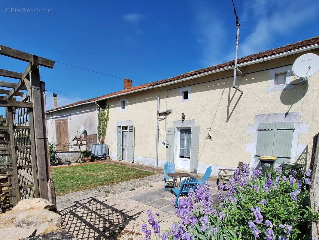 Maison à MAUPREVOIR