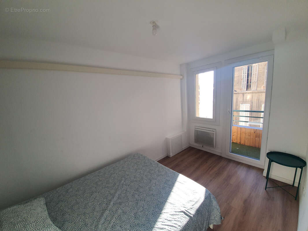 Appartement à MARSEILLE-2E