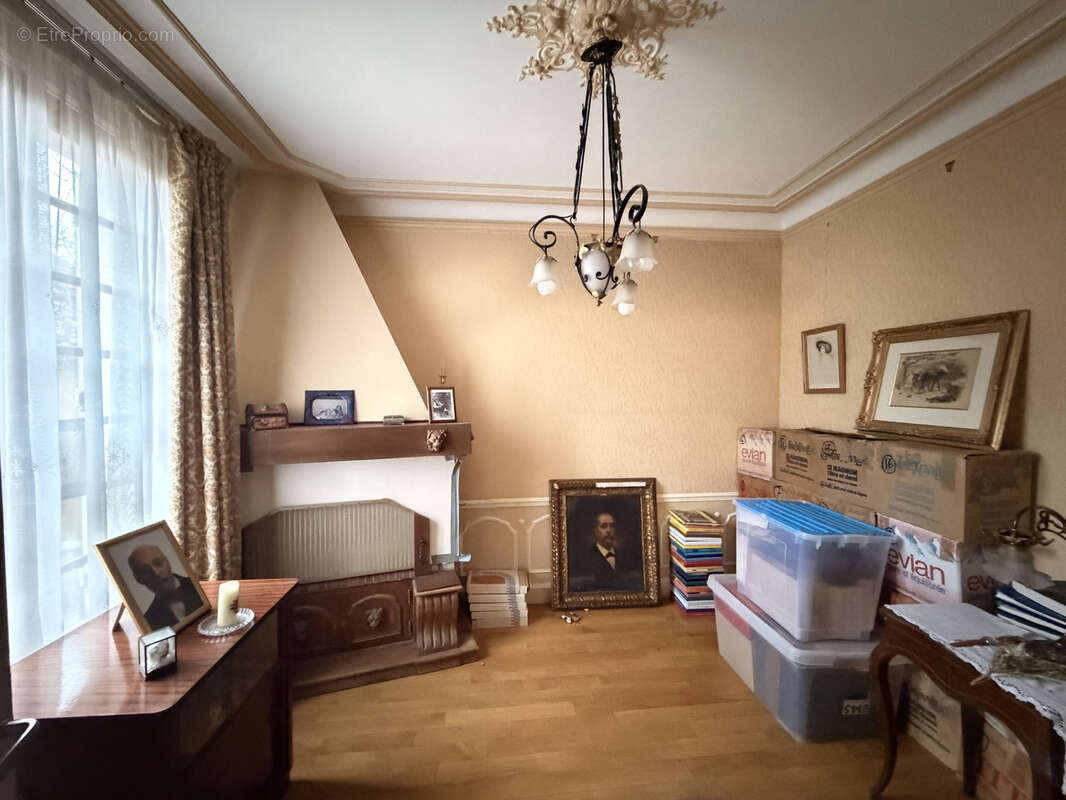 Maison à SAINT-MAUR-DES-FOSSES