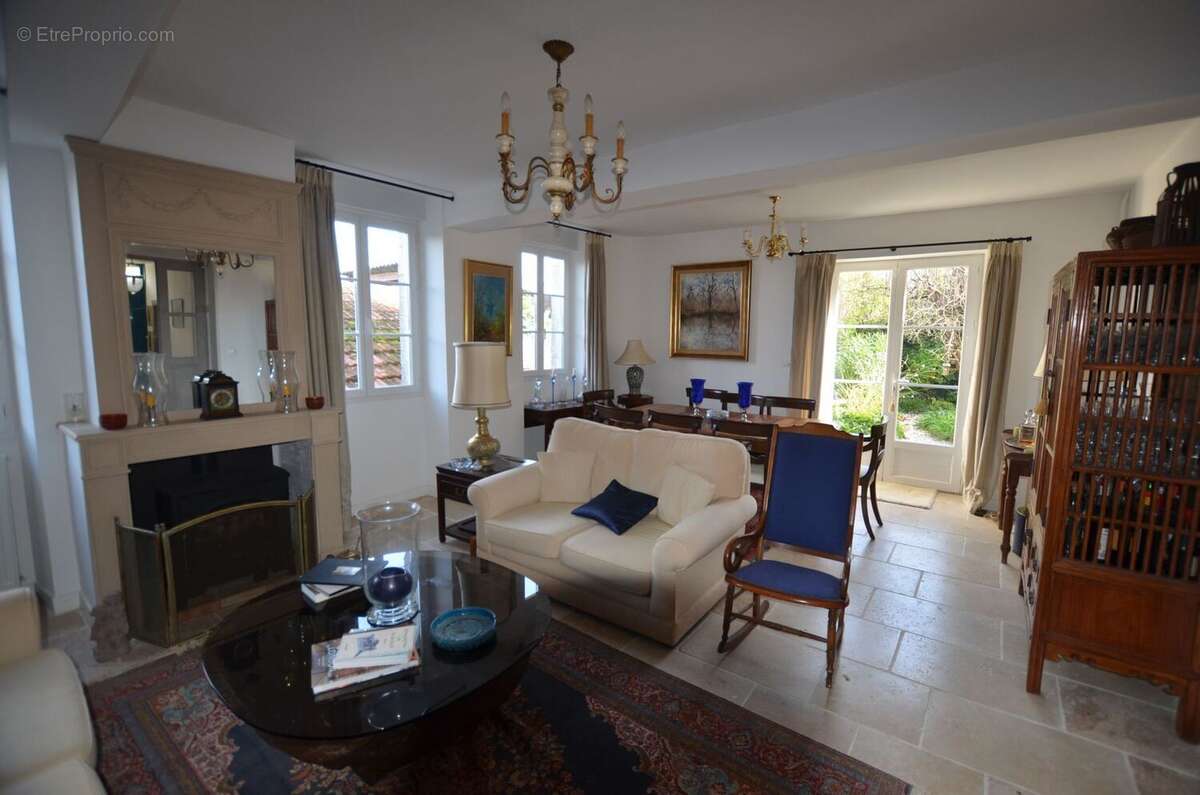 027 - Maison à MONTREAL