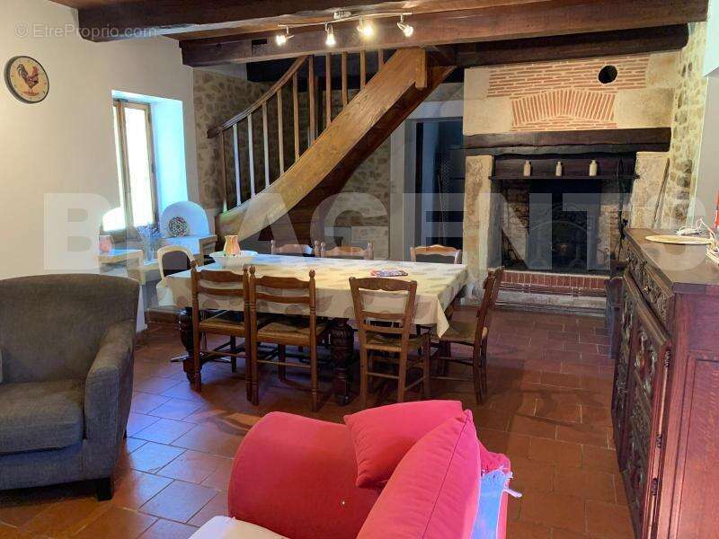 7 - Maison à PRAYSSAC