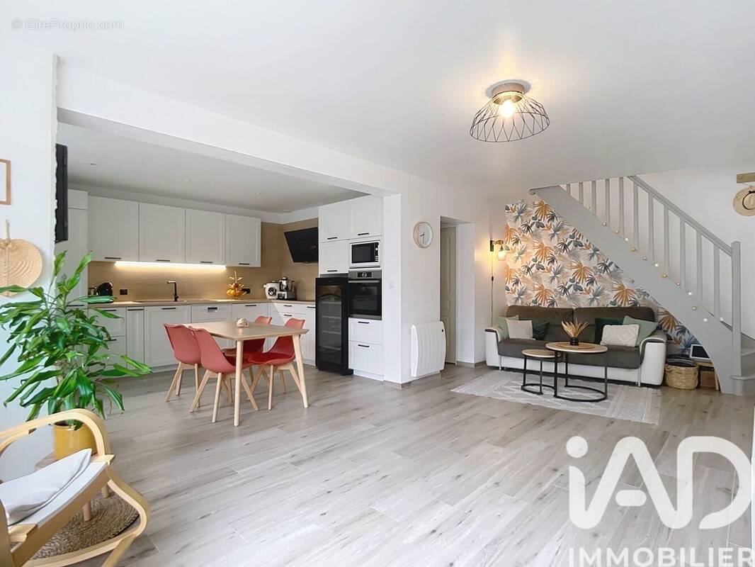 Photo 1 - Maison à CHEVRY-COSSIGNY