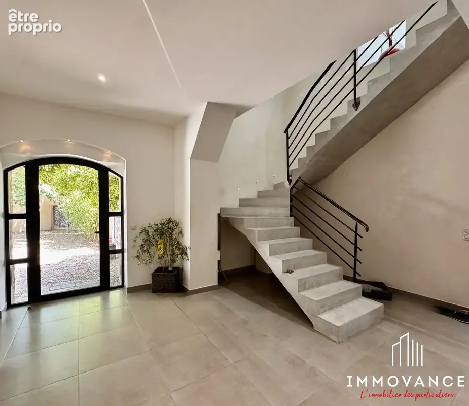 Maison 8 pièces 338 m² à vendre à Paulhan (34230) - photo 3