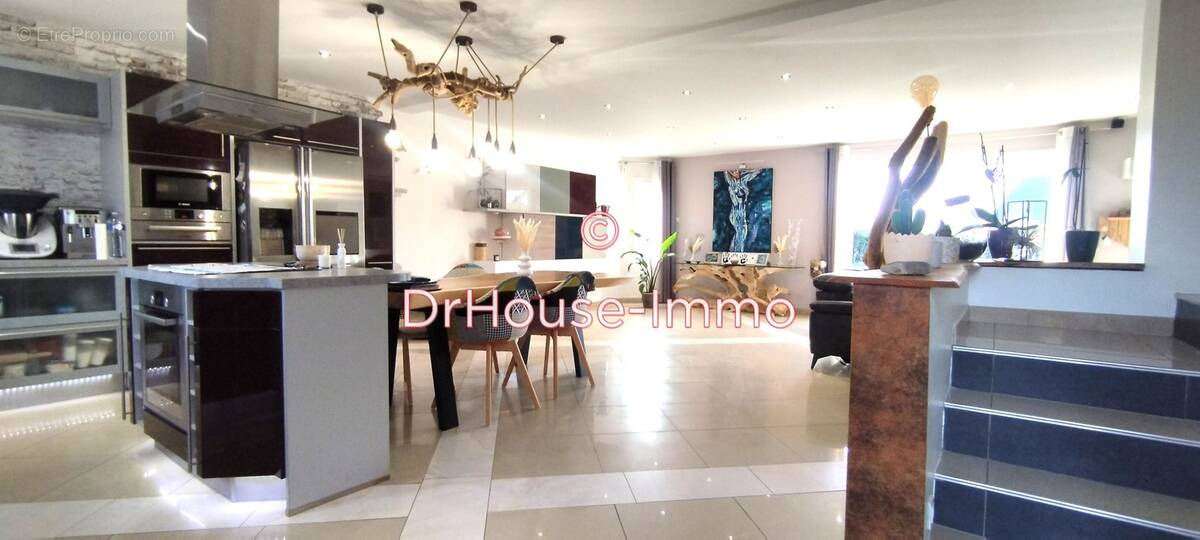 Maison à SAINT-OUEN-DE-THOUBERVILLE